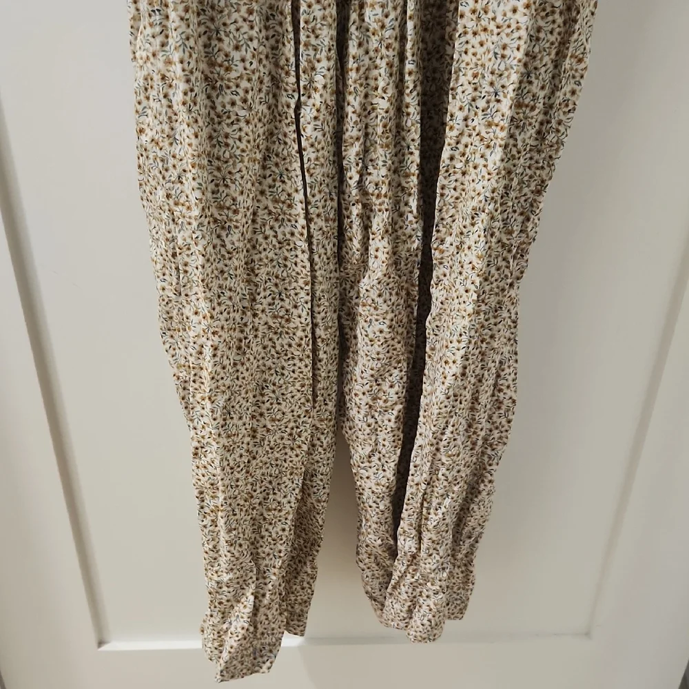 Old Navy Tan Floral Maxi Dress - Picture 8 of 9